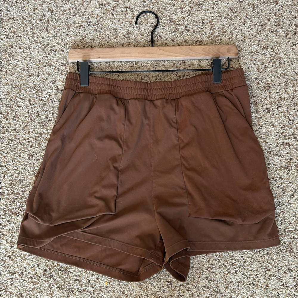 Zyia Active Dark camel spark shorts